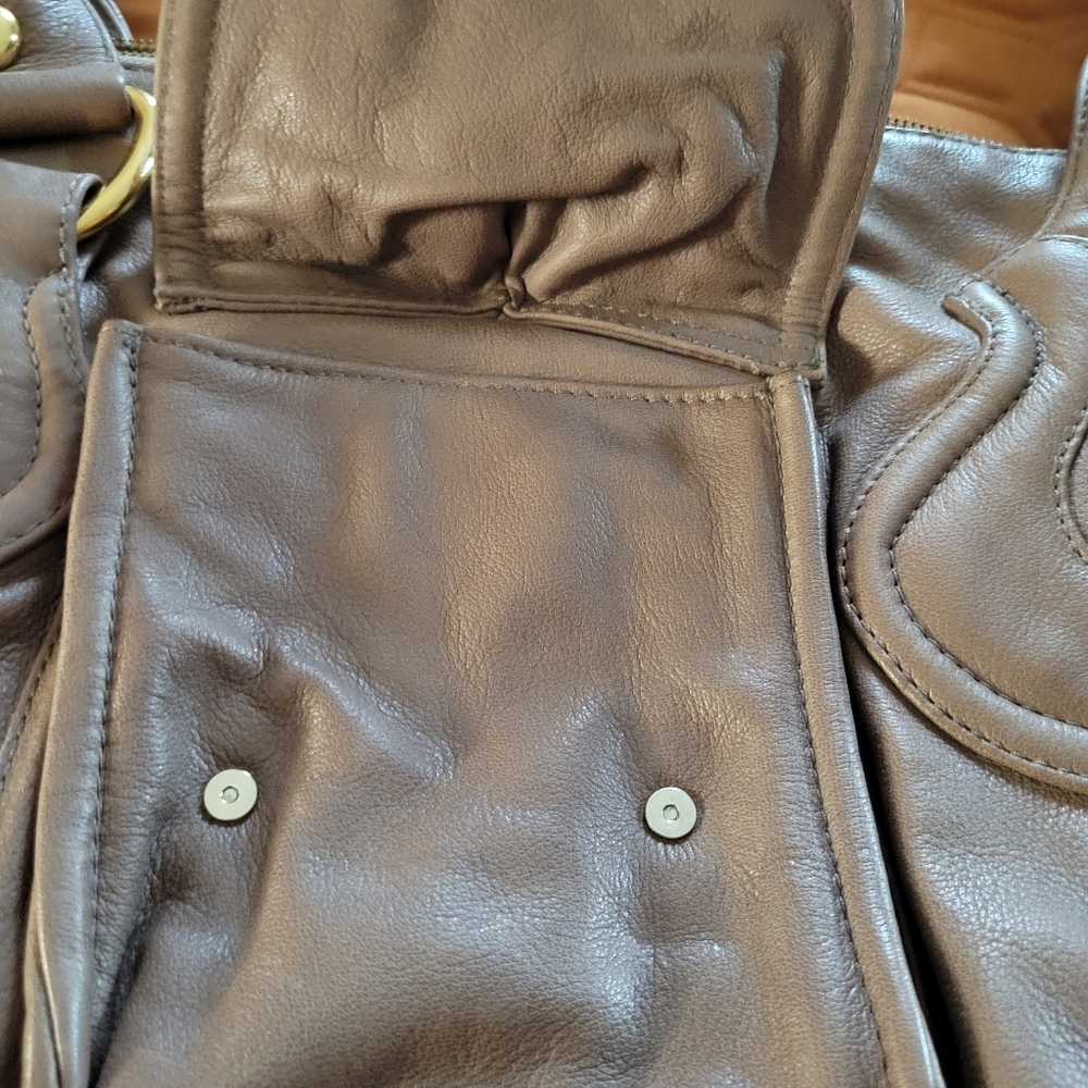 Beautiful Bulga Leather Bag - Picture 13 of 14